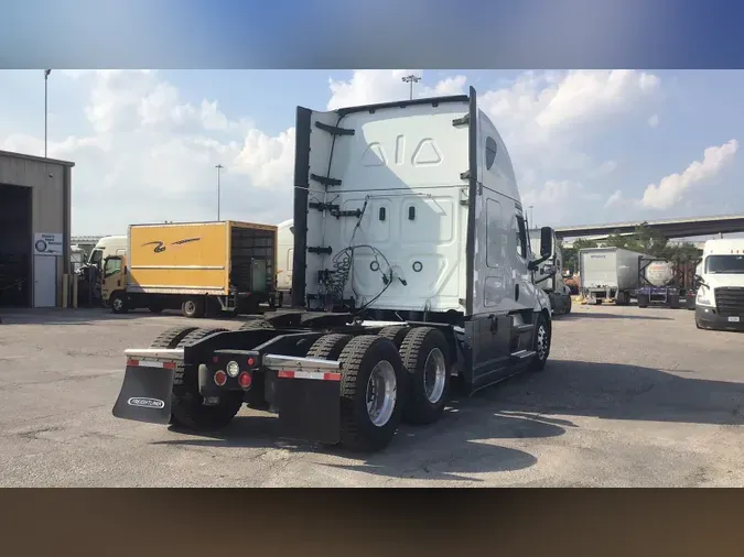 2021 Freightliner Cascadia