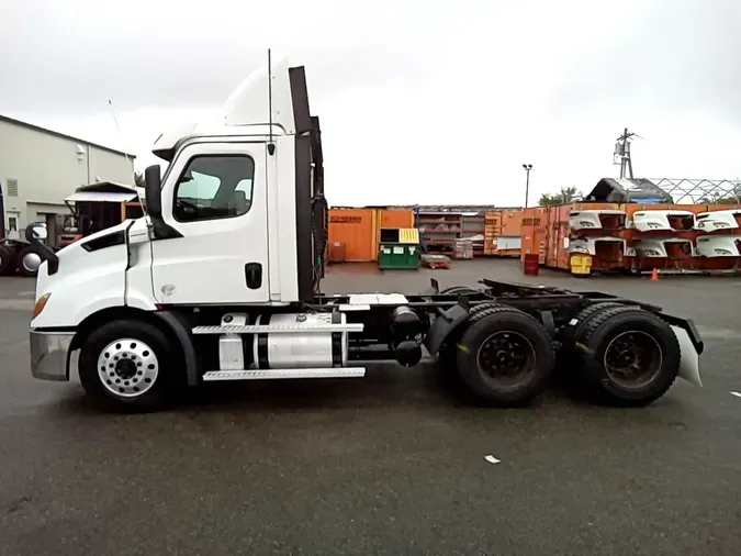 2020 Freightliner Cascadia 126