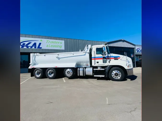 2015 Mack Pinnacle CXU613