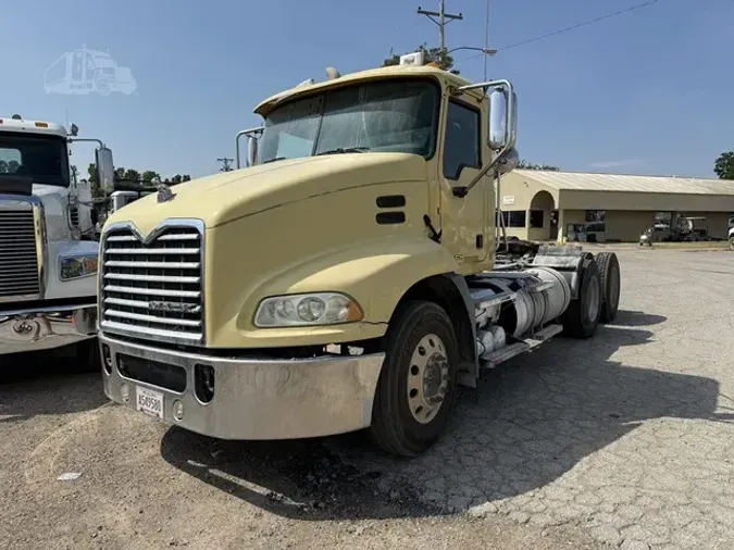 2017 MACK PINNACLE CXU613