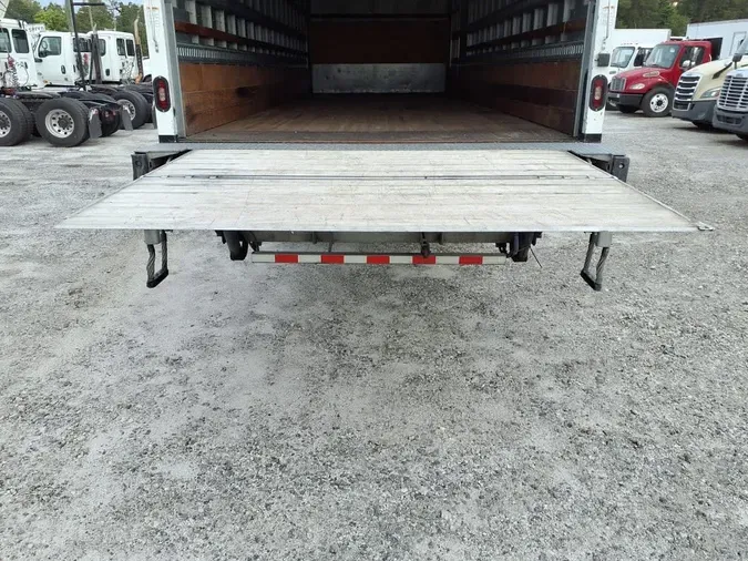 2018 FREIGHTLINER M2 106