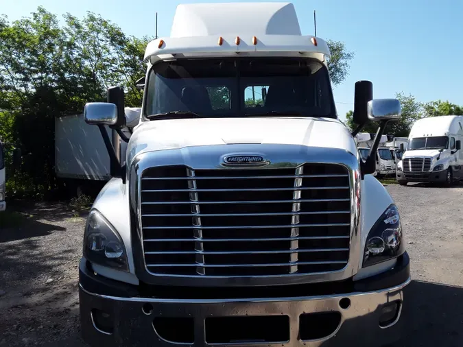 2017 FREIGHTLINER/MERCEDES CASCADIA 125