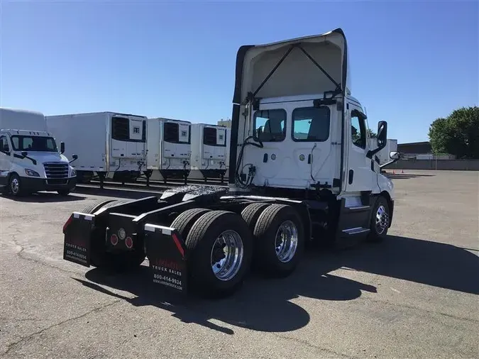 2021 FREIGHTLINER CA126