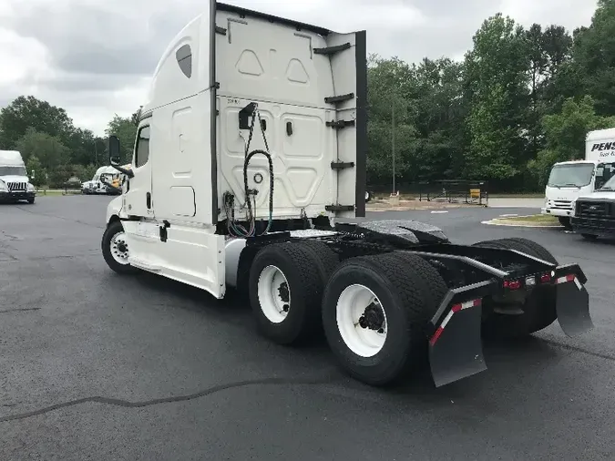 2019 Freightliner T12664ST