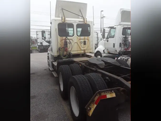 2015 FREIGHTLINER/MERCEDES CASCADIA 125