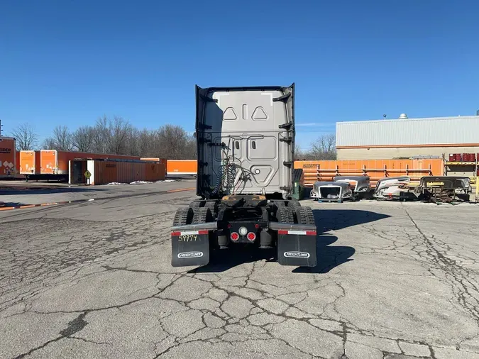 2023 Freightliner Cascadia