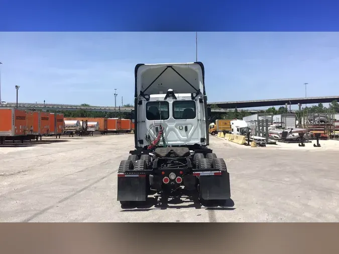 2019 Freightliner Cascadia 126