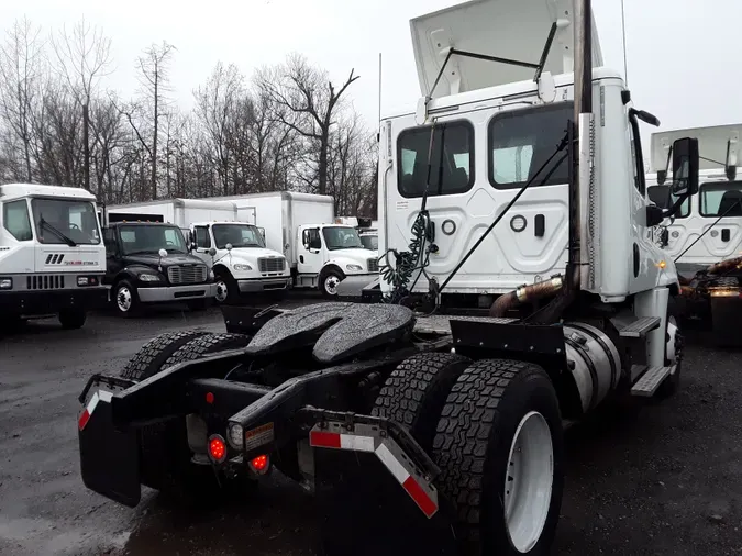 2018 FREIGHTLINER/MERCEDES CASCADIA 125