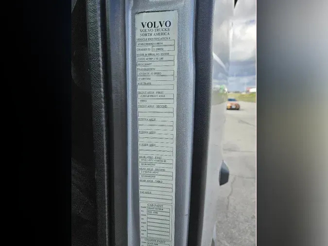 2019 VOLVO VNL64T760