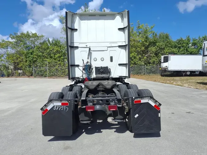 2019 NAVISTAR INTERNATIONAL LT625 SLPR CAB