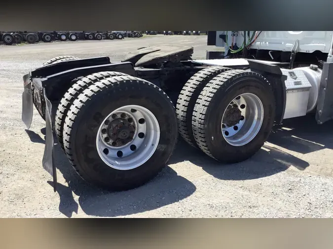 2020 Freightliner Cascadia 126