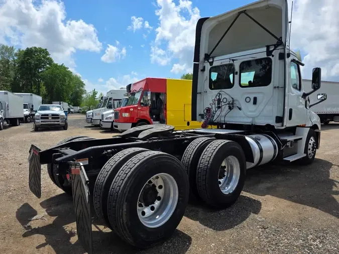 2019 FREIGHTLINER NEW CASCADIA PX12664