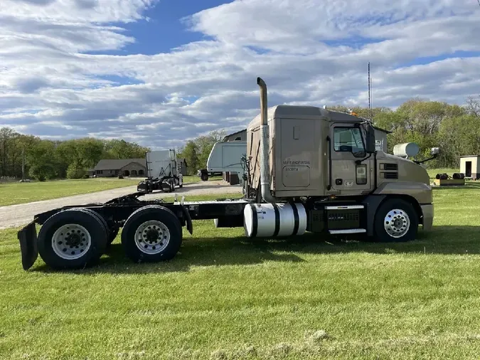 2020 MACK Anthem AN64T
