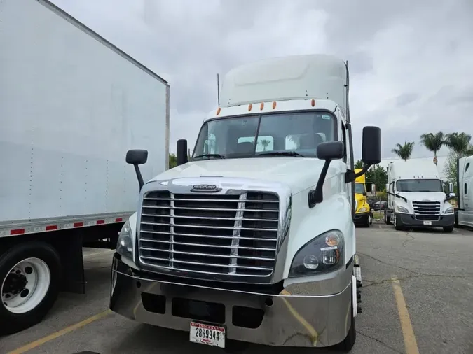 2020 FREIGHTLINER/MERCEDES CASCADIA 125