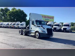 2020 Freightliner Cascadia 126