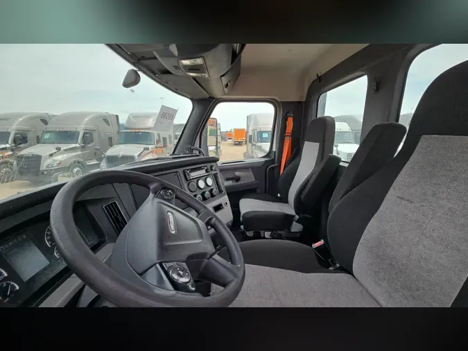 2019 Freightliner Cascadia 126