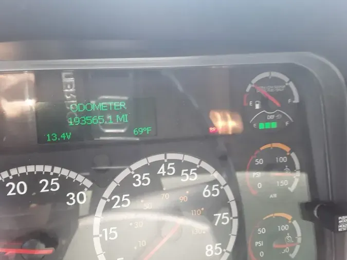 2018 FREIGHTLINER M2 106