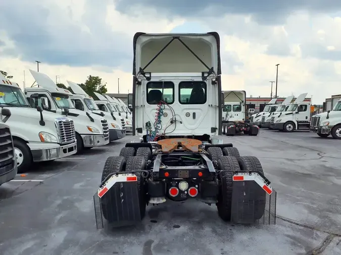 2019 FREIGHTLINER CASCADIA 125