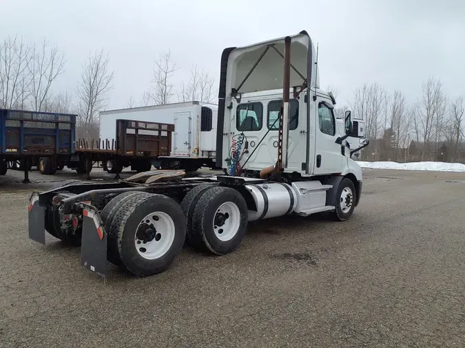 2020 FREIGHTLINER/MERCEDES NEW CASCADIA 116