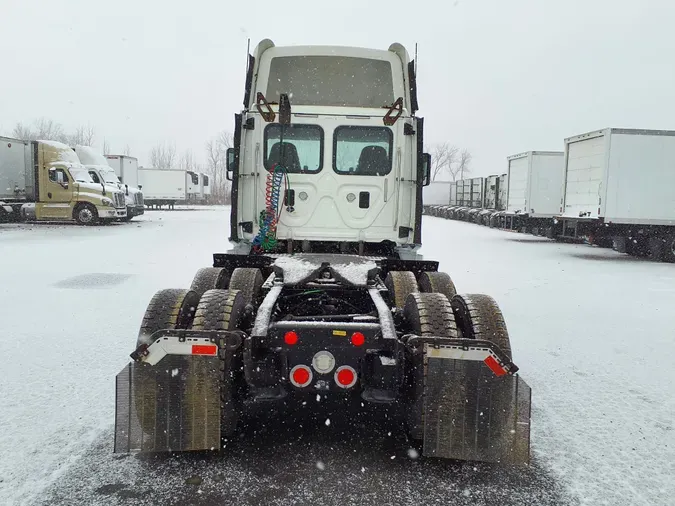 2017 FREIGHTLINER/MERCEDES CASCADIA 125