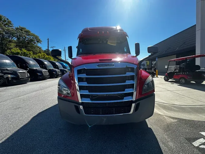 2020 Freightliner Cascadia 126