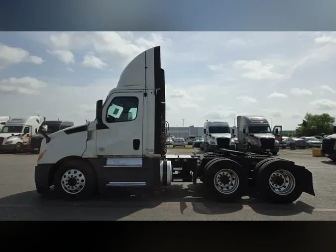 2019 Freightliner Cascadia 126