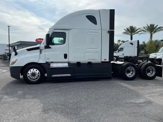 2020 Freightliner Cascadia