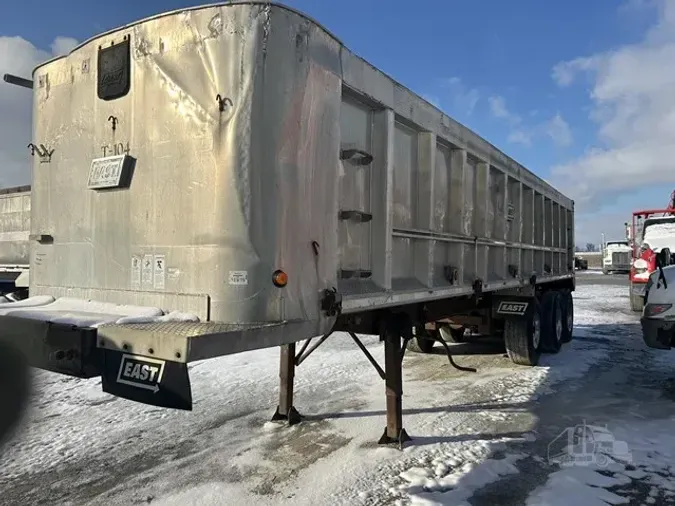 2002 EAST 36 FT TRI AXLE END DUMP