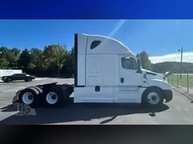 2022 FREIGHTLINER CASCADIA 126