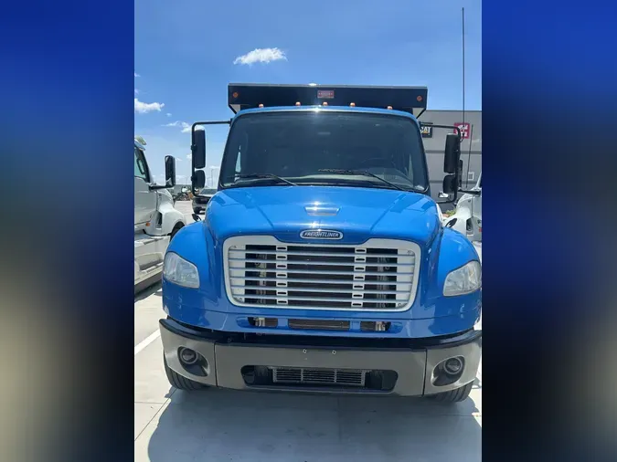 2017 Freightliner Business Class M2 106