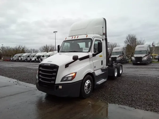 2019 Freightliner Cascadia 126