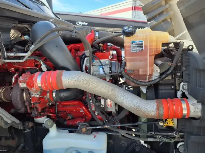 2021 NAVISTAR INTERNATIONAL LT625 DAYCAB S/A