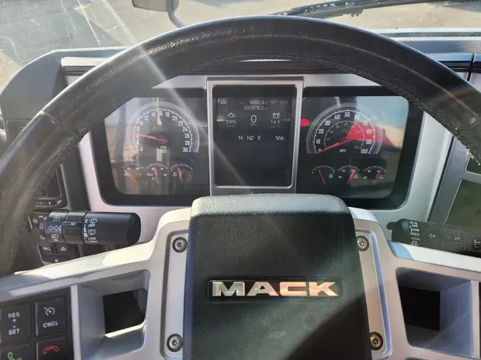 2019 MACK AN64T