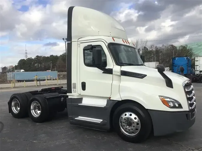 2020 FREIGHTLINER CA126