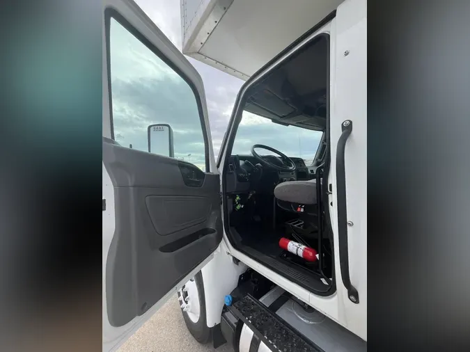 2022 International MV6072c77a3baa73eb10eb04be694ed2c038e