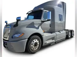 2023 International LT625