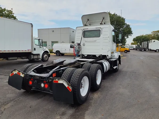 2018 VOLVO VNL64TRACTOR