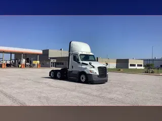 2019 Freightliner Cascadia 126