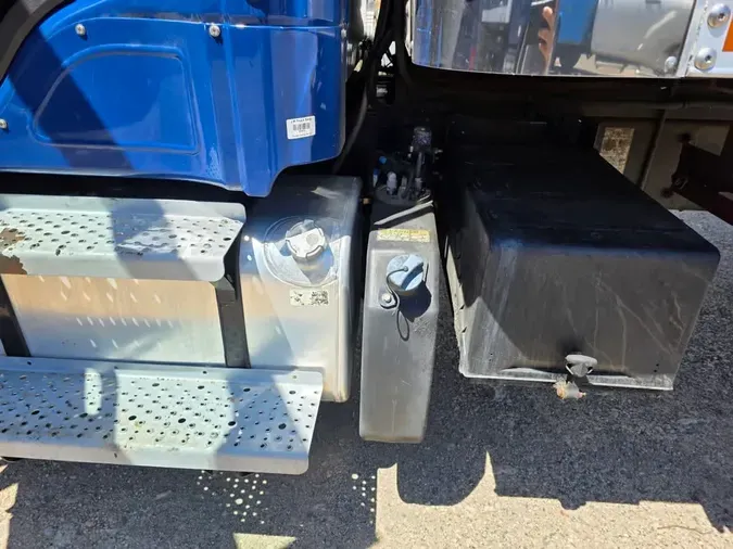 2018 FREIGHTLINER/MERCEDES M2 106