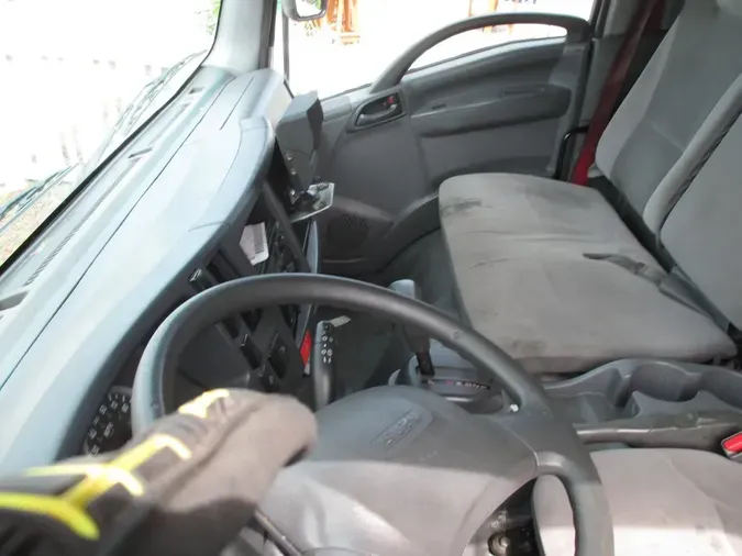 2019 ISUZU NQR