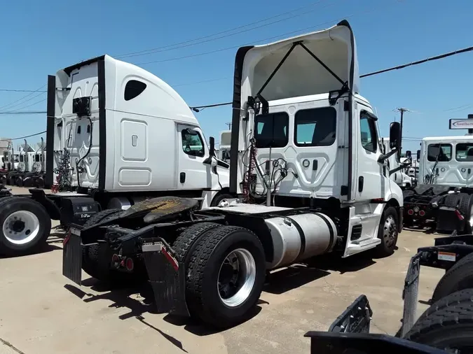 2021 FREIGHTLINER CASCADIA PX11642ST