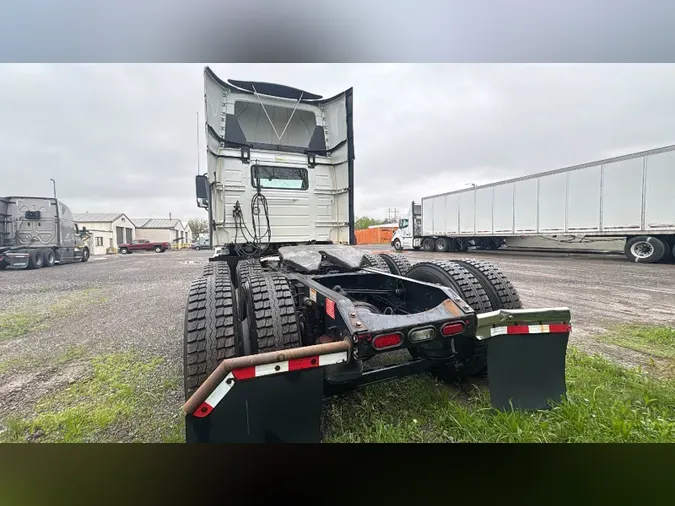 2019 Volvo VNL300