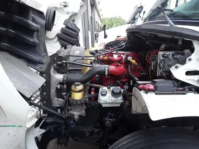 2019 FREIGHTLINER M2 106