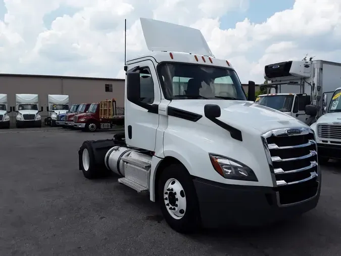 2020 FREIGHTLINER NEW CASCADIA 126