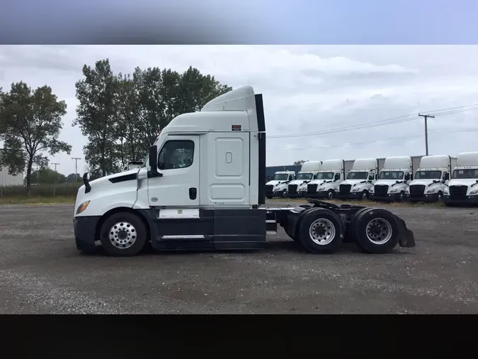 2021 Freightliner Cascadia 1262c81cbe95c977e67025702ce059d8e7d