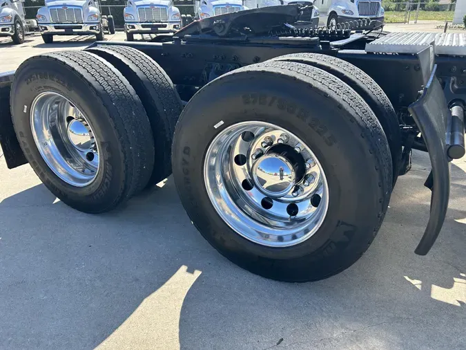2023 Peterbilt 579