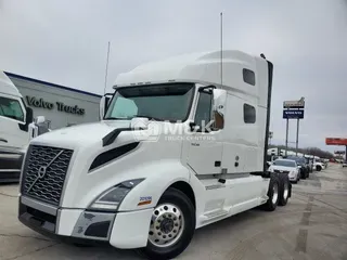 2020 VOLVO VNL64T760