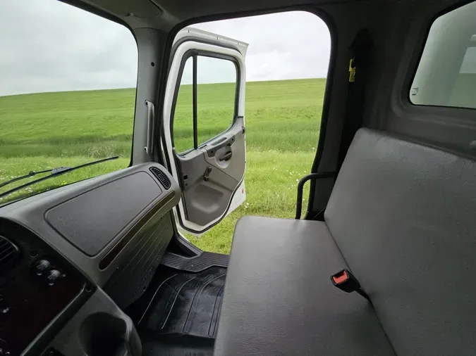 2020 Freightliner Business Class M2 106