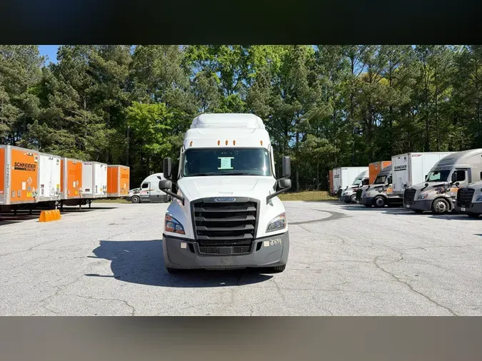 2021 Freightliner Cascadia 126