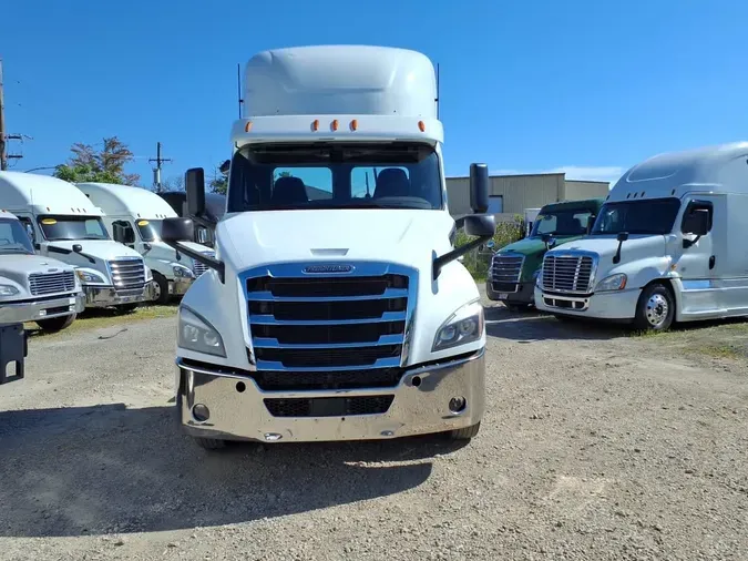 2019 FREIGHTLINER NEW CASCADIA 126